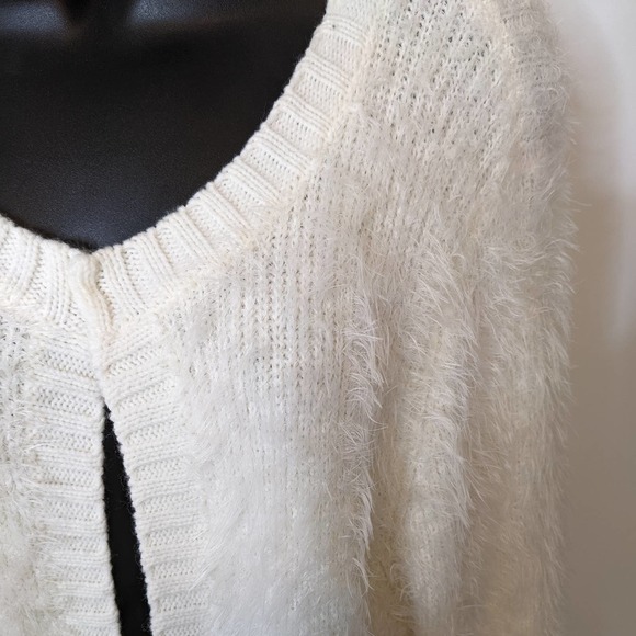 Flying Tomato Soft Fuzzy Creamy White Cardigan Sweater Size M NWOT - Picture 2 of 6